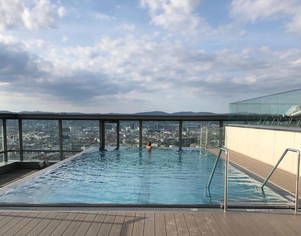 Executive Suite W/ Rooftop Pool Wiedeń Zewnętrze zdjęcie